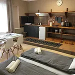 Arkad Apartmanhaz דירה *