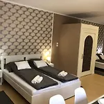 דירה Arkad Apartmanhaz סגד