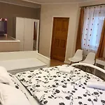 Arkad Apartmanhaz סגד