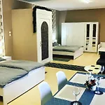 דירה Arkad Apartmanhaz *