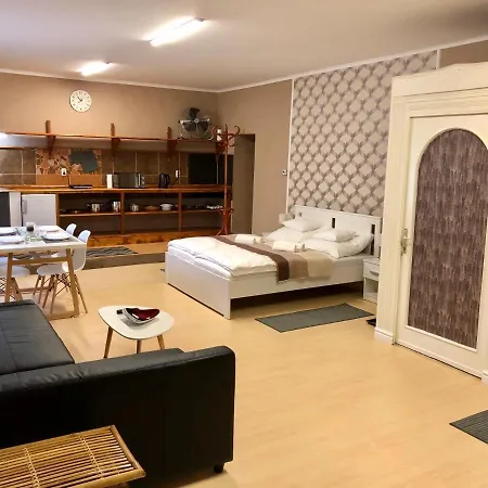 Arkad Apartmanhaz *
