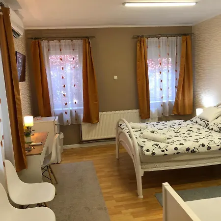 Arkad Apartmanhaz Apartament Seghedin